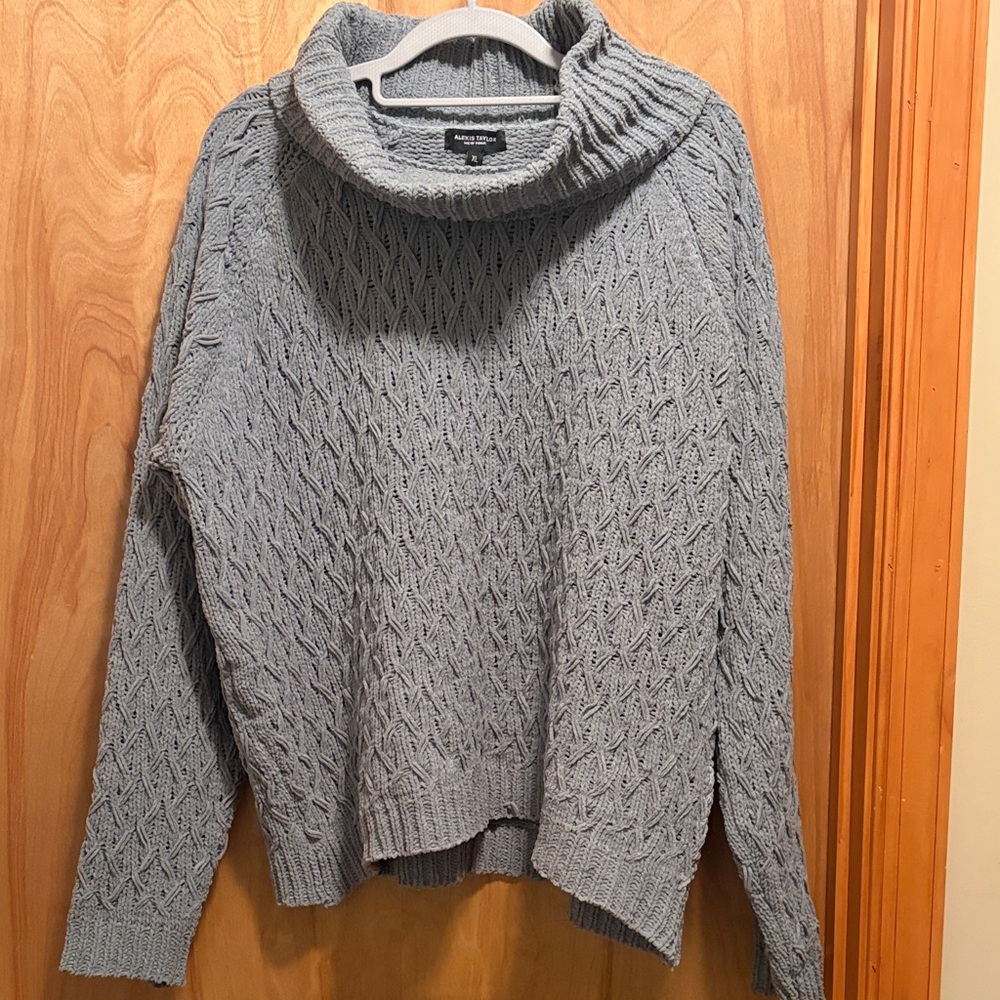 Cozy Green Cable Knit Turtleneck Sweater